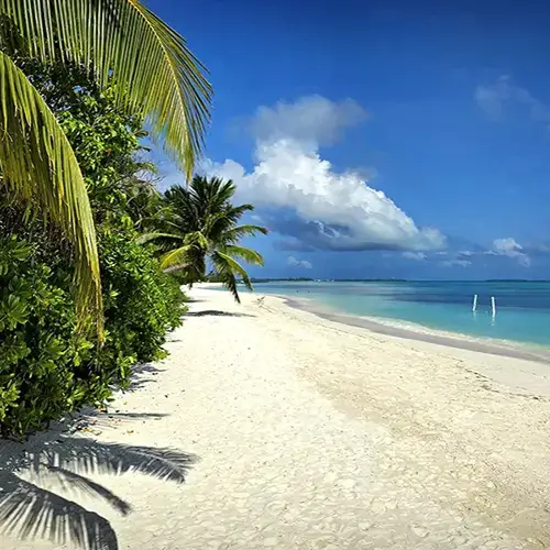 Schneeweißer Strand